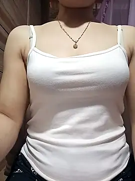 Snapshot of LucyyLy chatting on February 14, 2026, 6:13 am LucyyLy online show from February 14, 2026, 6:13 am