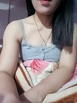 Snapshot of LucyyLy chatting on February 5, 2026, 11:55 pm LucyyLy online show from February 5, 2026, 11:55 pm