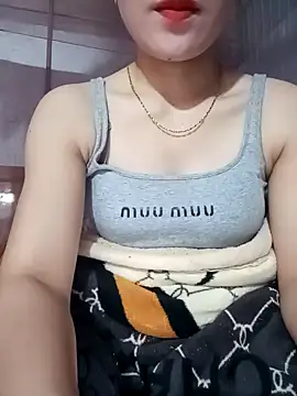 Snapshot of LucyyLy chatting on December 19, 2025, 11:51 pm LucyyLy online show from December 19, 2025, 11:51 pm