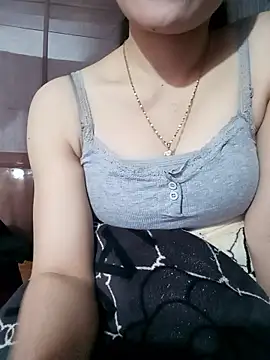 Snapshot of LucyyLy chatting on January 12, 2026, 12:17 am LucyyLy online show from January 12, 2026, 12:17 am