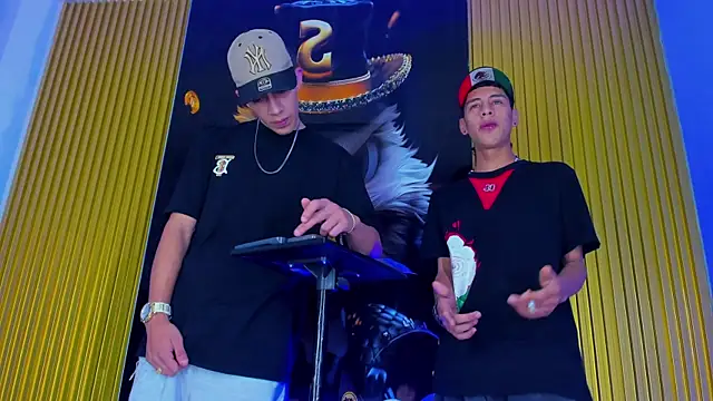 Dante Brown1  online show from November 9, 2025, 8:46 pm