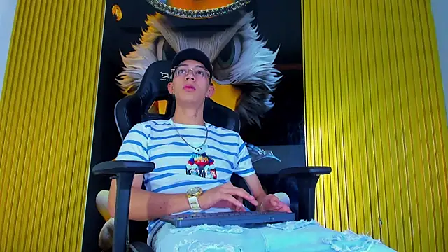 Dante Brown1  online show from November 20, 2025, 8:31 pm