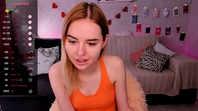 Snapshot of LillianShine chatting on May 19, 2026, 2:40 am LillianShine online show from May 19, 2026, 2:40 am
