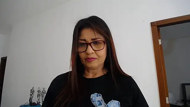 Manuela lara  online show from February 23, 2026, 3:12 pm