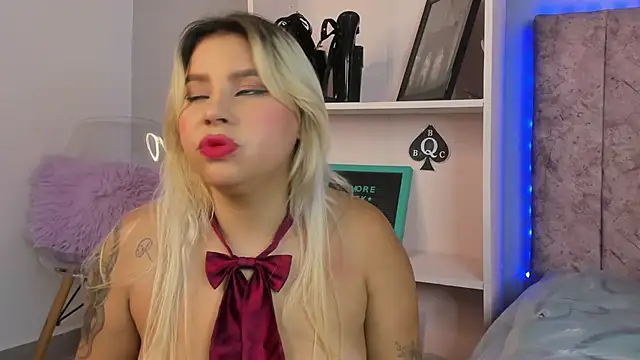 Snapshot of naomi_sanz chatting on June 1, 2026, 6:57 am naomi sanz online show from June 1, 2026, 6:57 am