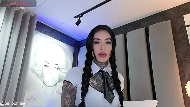 Snapshot of belllbonniie chatting on February 16, 2026, 8:18 pm belllbonniie online show from February 16, 2026, 8:18 pm