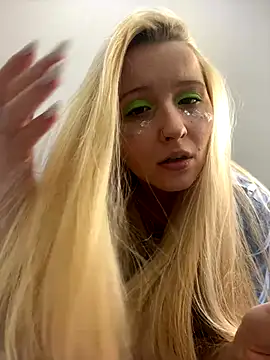 Snapshot of Milana_Key chatting on December 13, 2025, 10:05 pm Milana Key online show from December 13, 2025, 10:05 pm