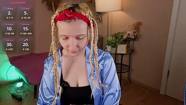 Snapshot of Milana_Key chatting on December 4, 2025, 9:36 pm Milana Key online show from December 4, 2025, 9:36 pm