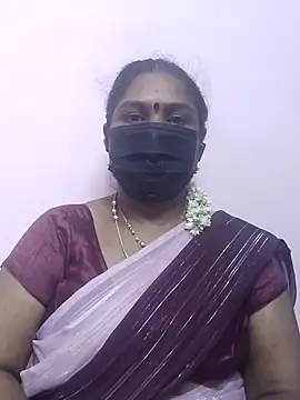 Snapshot of Tamil_Azhaghi25 chatting on September 27, 2025, 4:13 pm Tamil Azhaghi25 online show from September 27, 2025, 4:13 pm