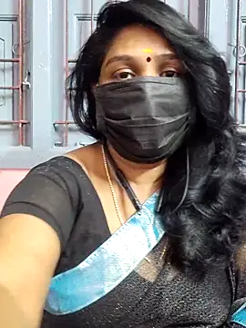 Snapshot of Tamil_Azhaghi25 chatting on November 22, 2025, 7:02 pm Tamil Azhaghi25 online show from November 22, 2025, 7:02 pm