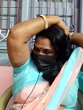 Snapshot of Tamil_Azhaghi25 chatting on November 19, 2025, 6:19 pm Tamil Azhaghi25 online show from November 19, 2025, 6:19 pm