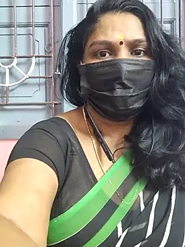 Snapshot of Tamil_Azhaghi25 chatting on November 18, 2025, 6:00 pm Tamil Azhaghi25 online show from November 18, 2025, 6:00 pm