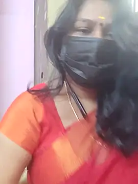 Snapshot of Tamil_Azhaghi25 chatting on November 26, 2025, 6:35 am Tamil Azhaghi25 online show from November 26, 2025, 6:35 am