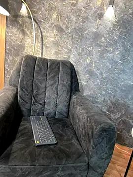 Snapshot of Tayler_Kim chatting on October 24, 2025, 7:13 pm Tayler Kim online show from October 24, 2025, 7:13 pm