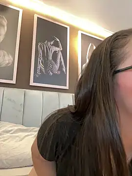 Tayler Kim online show from March 10, 2026, 6:34 pm