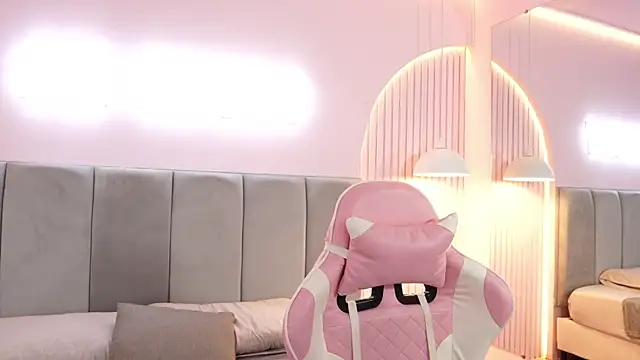 Snapshot of Tayler_Kim chatting on January 8, 2026, 6:58 pm Tayler Kim online show from January 8, 2026, 6:58 pm