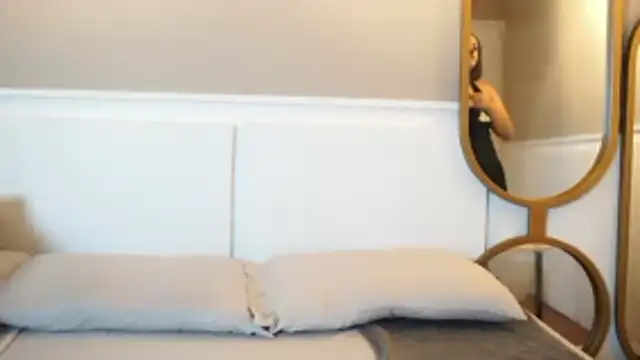 Snapshot of Tayler_Kim chatting on October 23, 2025, 6:28 pm Tayler Kim online show from October 23, 2025, 6:28 pm