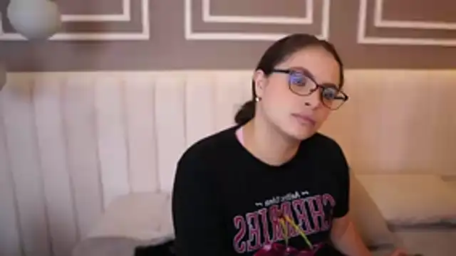 Snapshot of Tayler_Kim chatting on November 21, 2025, 7:13 pm Tayler Kim online show from November 21, 2025, 7:13 pm