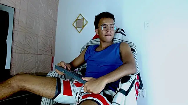 Snapshot of aston_xvera chatting on November 9, 2025, 8:57 pm aston xvera online show from November 9, 2025, 8:57 pm