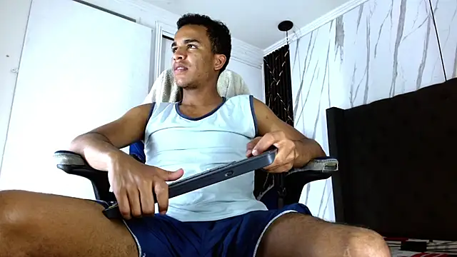 Snapshot of aston_xvera chatting on October 29, 2025, 3:38 am aston xvera online show from October 29, 2025, 3:38 am