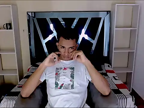 Snapshot of aston_xvera chatting on September 19, 2025, 3:54 am aston xvera online show from September 19, 2025, 3:54 am