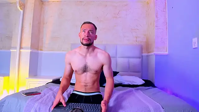 TyagoRoberts online show from October 5, 2025, 2:30 pm