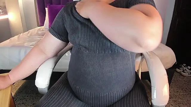 Miss Francheska online show from April 15, 2026, 11:59 am