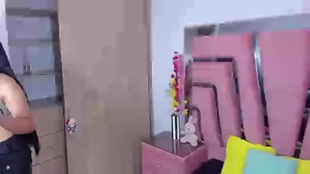 MaraKarly online show from November 19, 2025, 8:09 pm