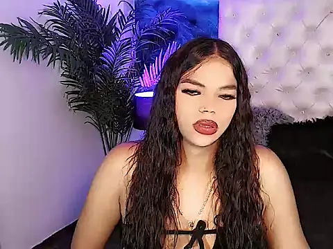 Snapshot of Valeria_Swett_ chatting on November 17, 2025, 12:25 am Valeria Swett online show from November 17, 2025, 12:25 am