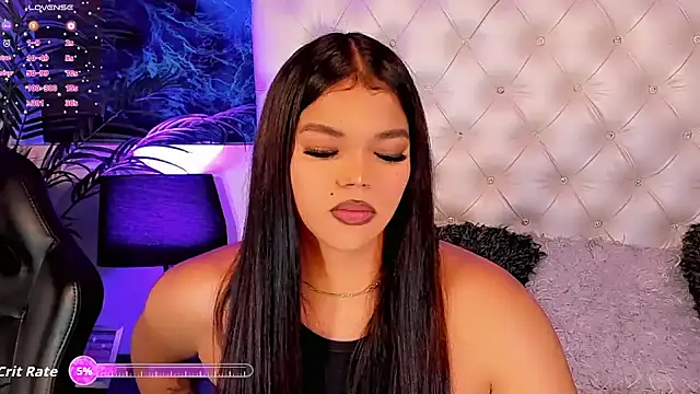 Valeria Swett  online show from April 4, 2026, 8:48 pm