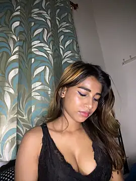 STRIP GLOW online show from February 22, 2026, 7:37 pm