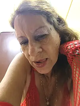 Snapshot of MaryLunne chatting on November 15, 2025, 12:47 am MaryLunne online show from November 15, 2025, 12:47 am