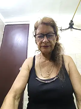 Snapshot of MaryLunne chatting on November 11, 2025, 12:33 pm MaryLunne online show from November 11, 2025, 12:33 pm