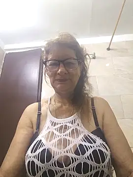 Snapshot of MaryLunne chatting on December 15, 2025, 11:49 am MaryLunne online show from December 15, 2025, 11:49 am