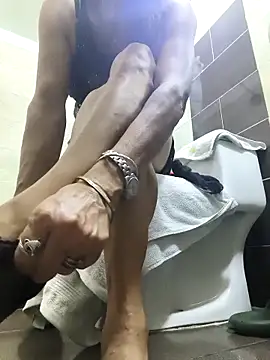 MaryLunne online show from December 17, 2025, 11:54 pm