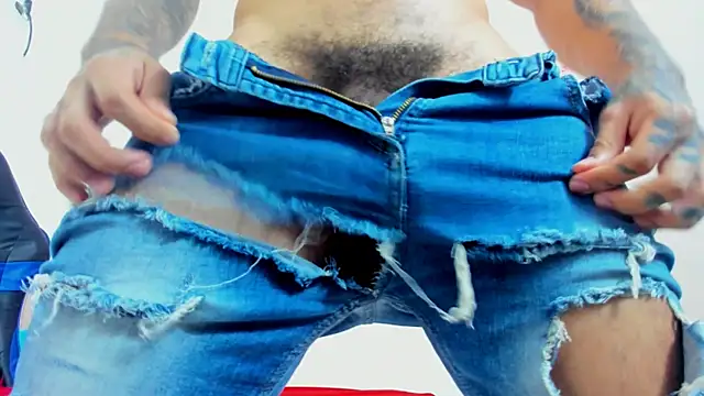 Snapshot of magic_mike_26 chatting on October 22, 2025, 1:43 pm magic mike 26 online show from October 22, 2025, 1:43 pm