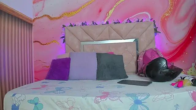 Taylor oriana  online show from November 27, 2025, 10:59 am