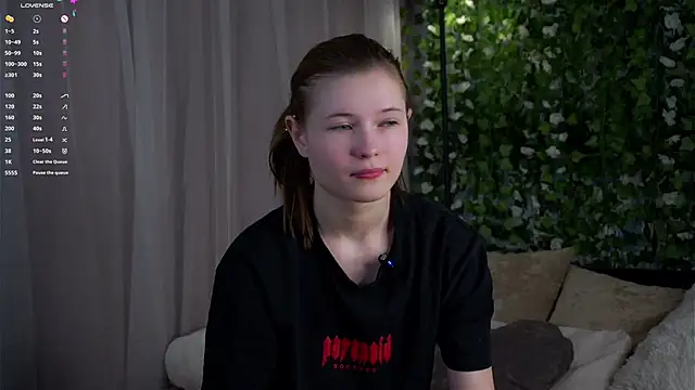 LynHillaire online show from February 27, 2026, 12:49 pm