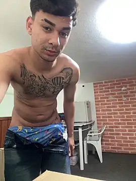 Snapshot of condenovin chatting on November 14, 2025, 5:05 pm condenovin online show from November 14, 2025, 5:05 pm