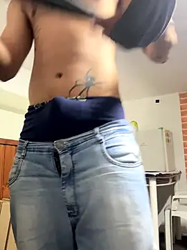 Snapshot of condenovin chatting on September 24, 2025, 4:57 pm condenovin online show from September 24, 2025, 4:57 pm