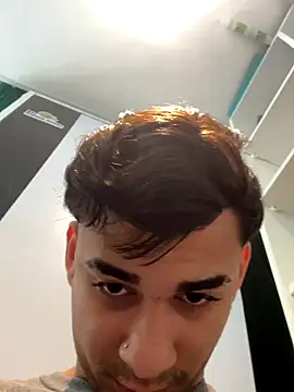 Snapshot of condenovin chatting on November 6, 2025, 1:04 pm condenovin online show from November 6, 2025, 1:04 pm