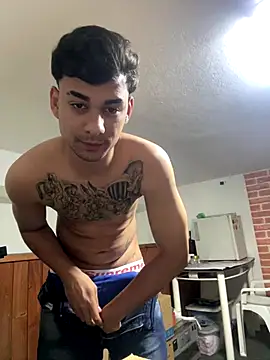 Snapshot of condenovin chatting on November 13, 2025, 6:45 pm condenovin online show from November 13, 2025, 6:45 pm