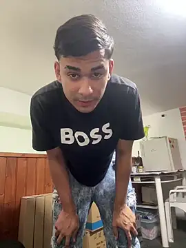 Snapshot of condenovin chatting on October 3, 2025, 6:31 pm condenovin online show from October 3, 2025, 6:31 pm