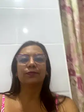 YadiraOrozco online show from September 10, 2025, 8:41 pm