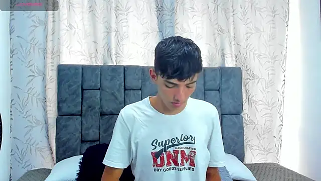 Snapshot of Maikol_Ortiz chatting on November 26, 2025, 7:14 pm Maikol Ortiz online show from November 26, 2025, 7:14 pm