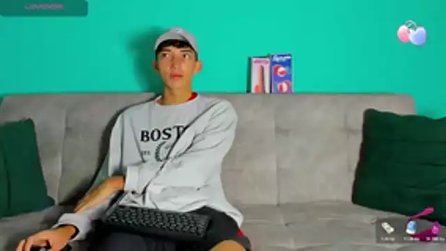 Snapshot of Maikol_Ortiz chatting on October 21, 2025, 12:15 pm Maikol Ortiz online show from October 21, 2025, 12:15 pm