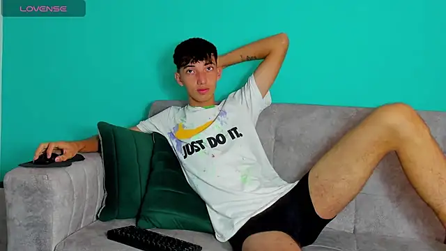 Snapshot of Maikol_Ortiz chatting on September 9, 2025, 12:25 pm Maikol Ortiz online show from September 9, 2025, 12:25 pm