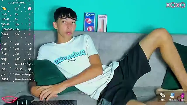 Snapshot of Maikol_Ortiz chatting on October 12, 2025, 12:39 pm Maikol Ortiz online show from October 12, 2025, 12:39 pm