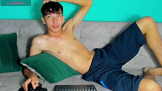 Snapshot of Maikol_Ortiz chatting on September 26, 2025, 12:45 pm Maikol Ortiz online show from September 26, 2025, 12:45 pm