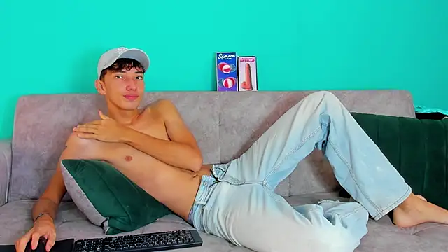 Snapshot of Maikol_Ortiz chatting on October 24, 2025, 12:26 pm Maikol Ortiz online show from October 24, 2025, 12:26 pm